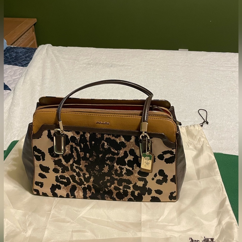 Coach multi compartment shoulder bag
